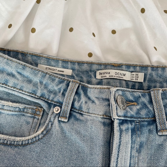 SOLD light wash straight cropped jeans - Picture 2 of 4